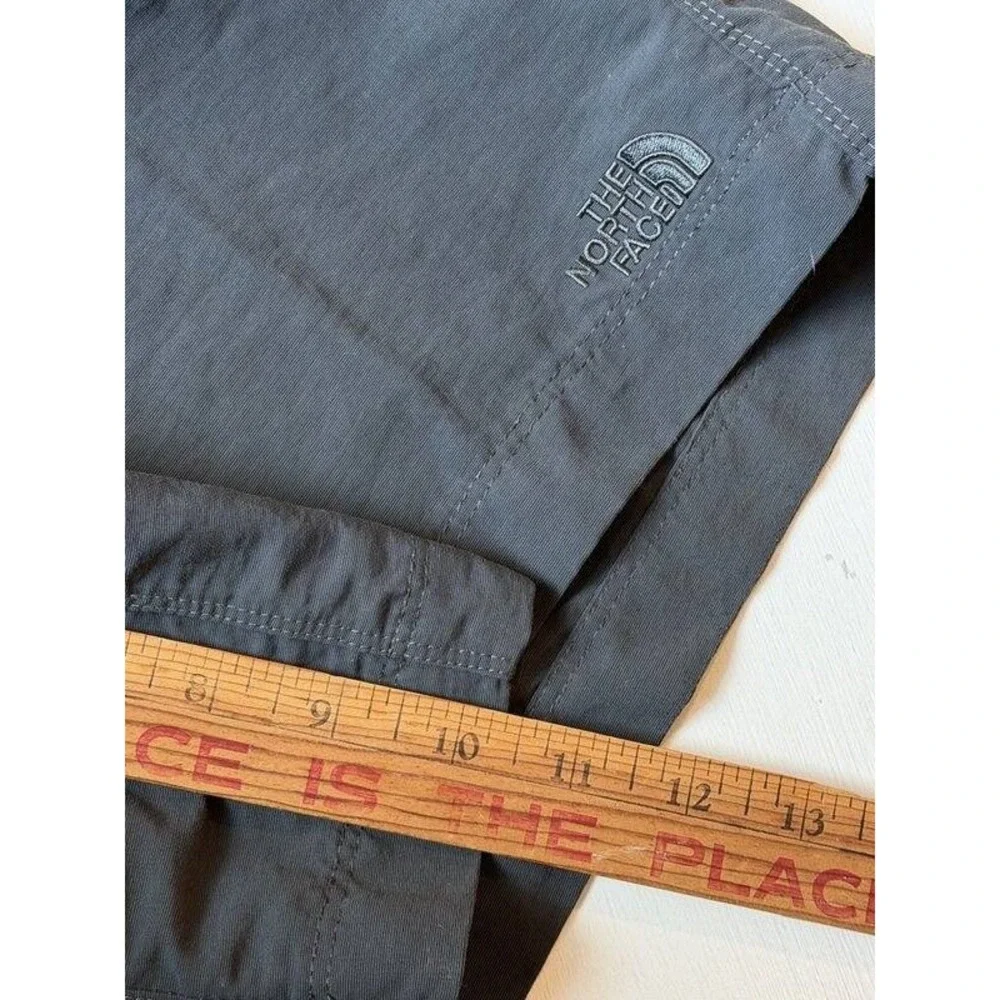 The North Face Mens Dark Gray Ripstop Shorts AXEZ Nylon Size 36